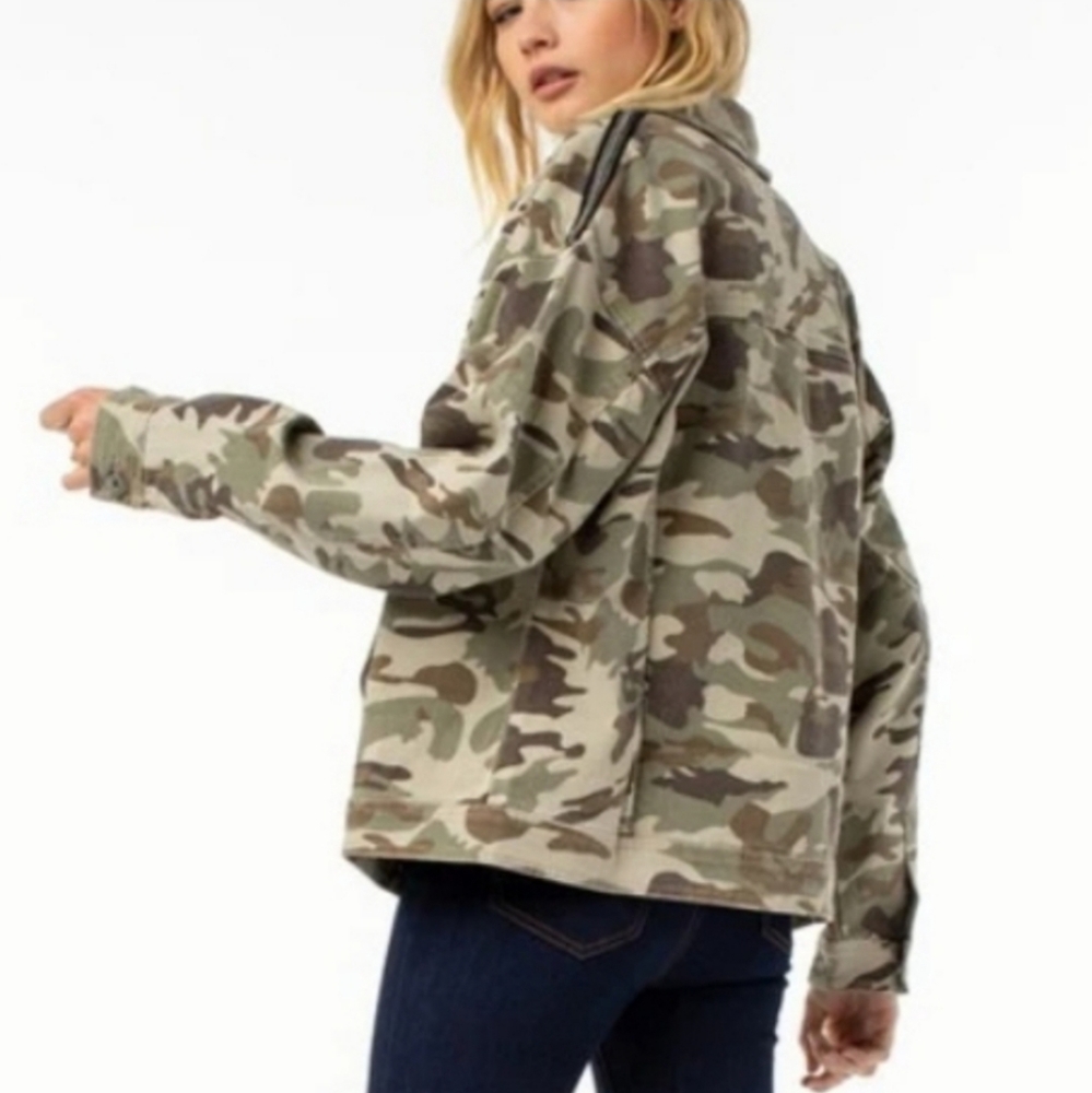 Kendall and Kylie Elevated Camo Denim Jacket With Sequin Embellishments … - Picture 2 of 12